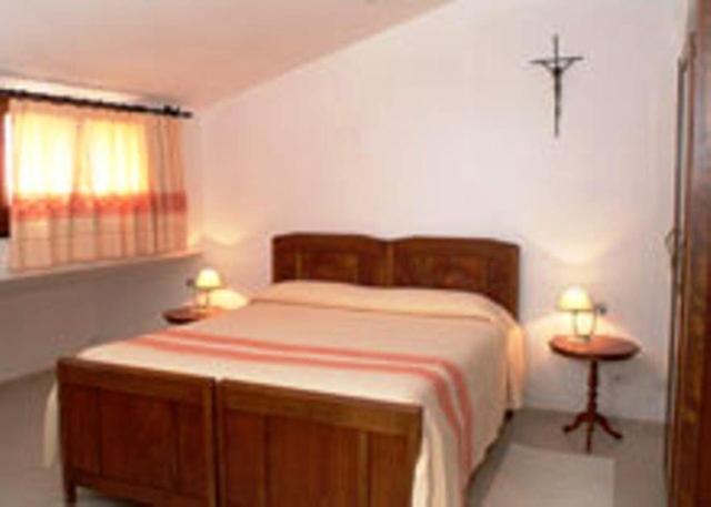 Su Cantaru Guesthouse Villanova Monteleone Номер фото
