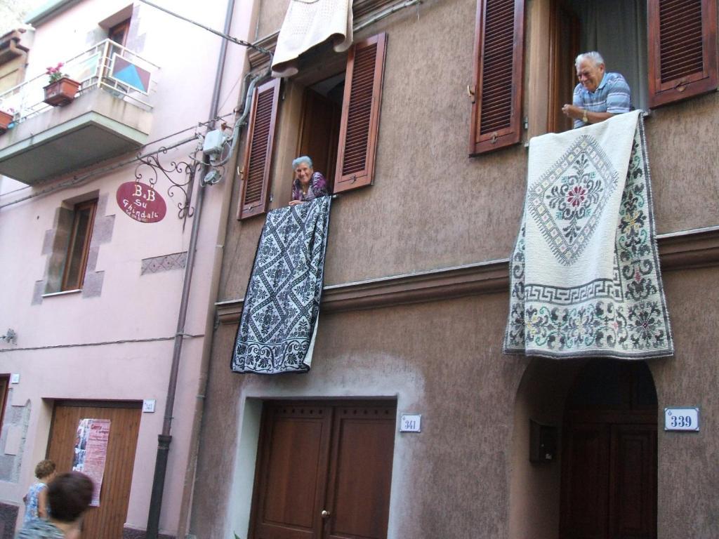 Su Cantaru Guesthouse Villanova Monteleone Номер фото