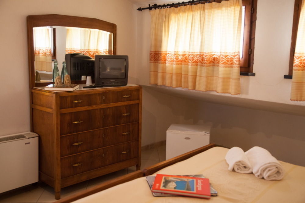 Su Cantaru Guesthouse Villanova Monteleone Экстерьер фото
