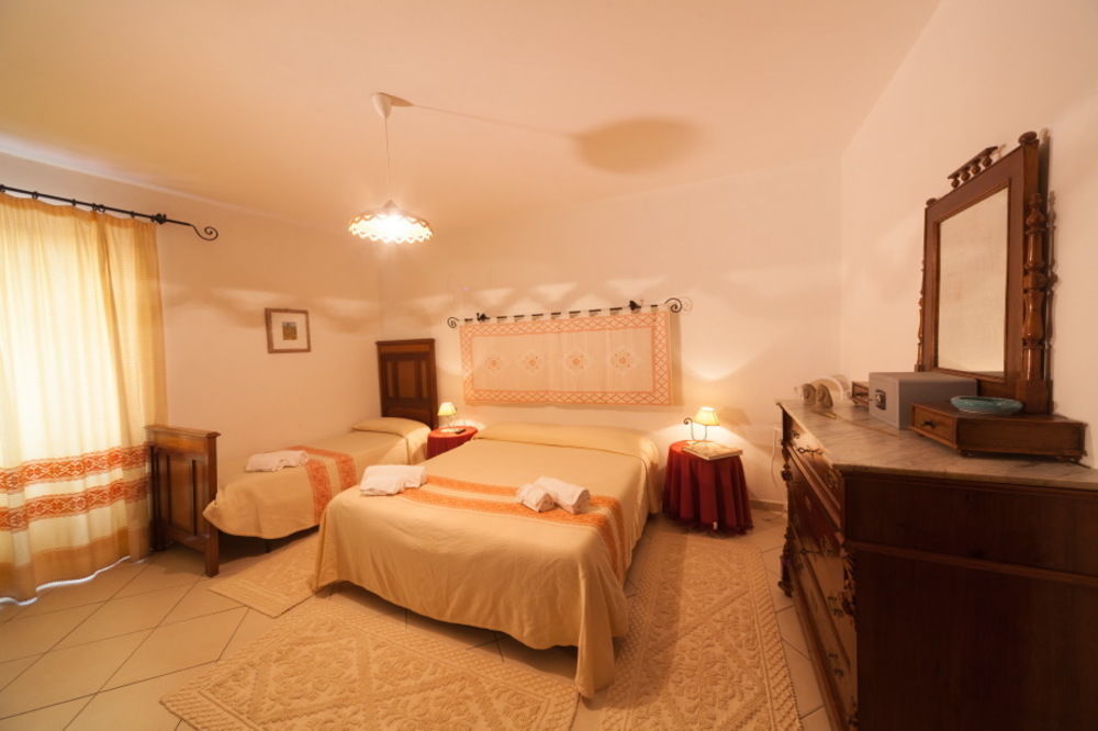 Su Cantaru Guesthouse Villanova Monteleone Экстерьер фото